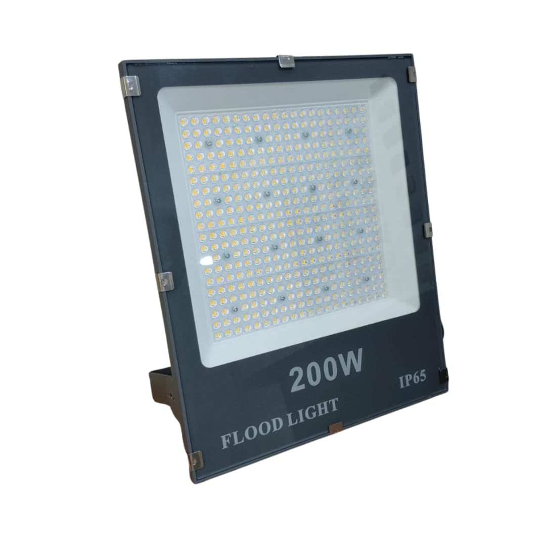 Cyan Tech Flood LED Flood Light 200W Warm Lighting 3000K – 20000LM – 50K Operating Hours – Power Factor 0.97 – Full Aluminum – 36 Months Warranty
