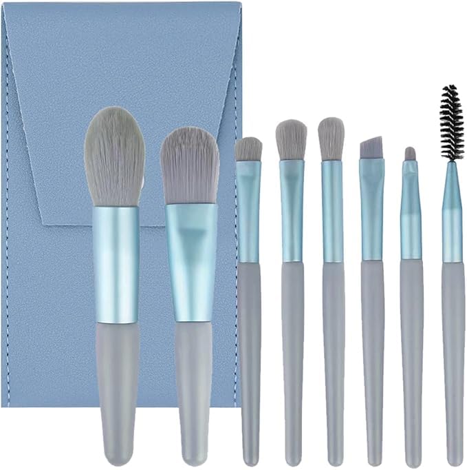 Mini Makeup Brush Set for Women Portable Blusher and Concealer Tools with Wooden Handles Easy to Clean for Travel and Daily Use (LIGHT BLUE)