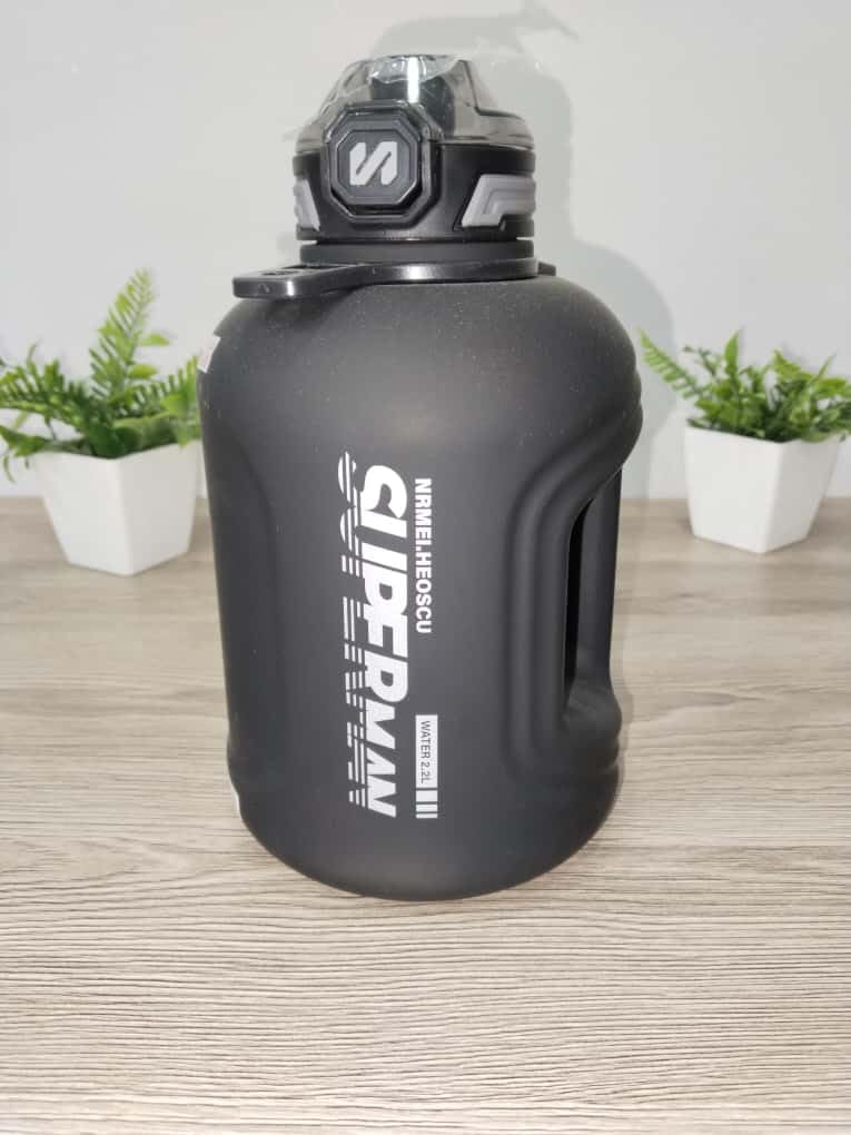 Generi Sports Water Bottle, 2.2L Capacity, Built-in Filter, Black.