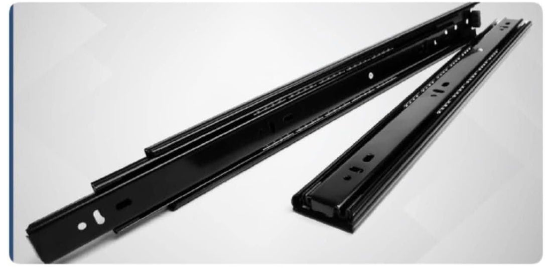 45 cm black drawer runway with rust-resistant electrostatic coating.
