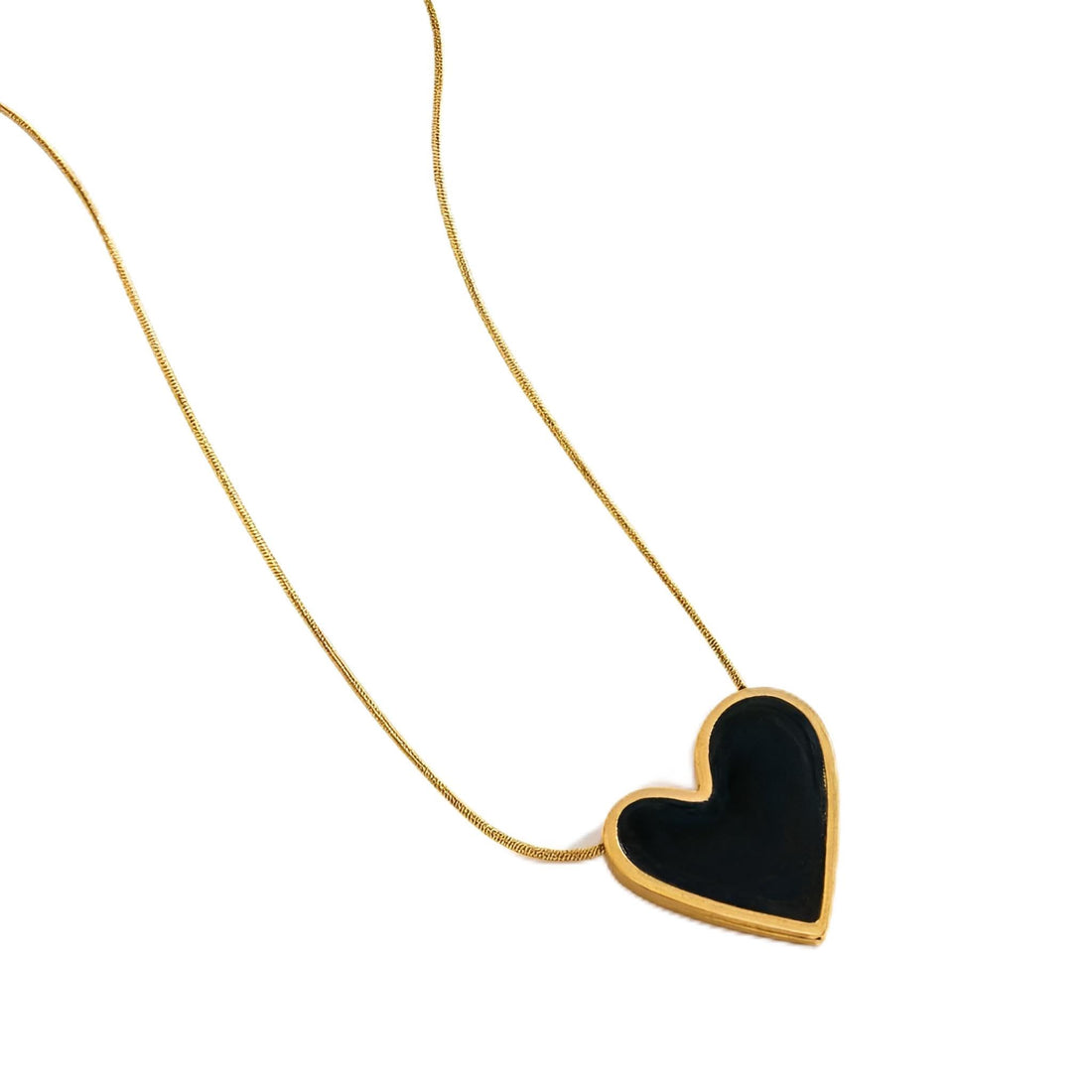 Elegant Necklace - Stainless steel heart pendant chain for women, perfect for weddings and engagements, durable shiny jewelry gift for brides and fiancées, stylish accessory.