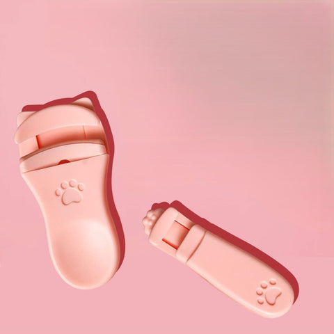 FOMIYES Mini Travel Eyelash Curler, Professional Eyelash Curler with Cute Pink Design for Short and Asian Lashes, Includes Bonus Curling Comb for Long Lasting Natural Results.