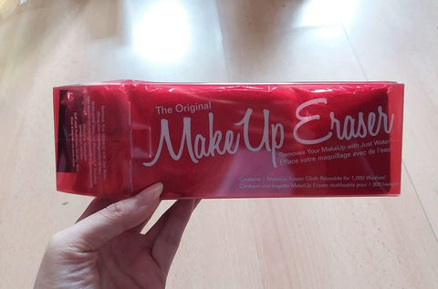 "Refreshing Water Makeup Remover Towel Without Makeup Remover - Gently and Safely Luxuries Your Skin" - Generic