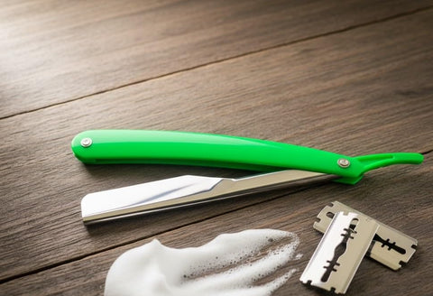 Folding Razor, Straight Edge Razor for Men, Adjustable Length Handle, Plastic and Stainless Steel, Lightweight and Durable Design, Green