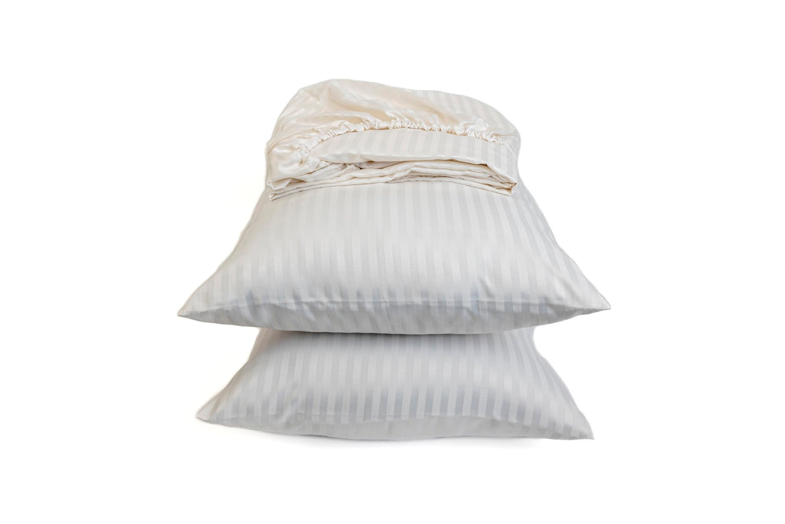 Striped Fitted Sheet Set - Fine Quality Hotels and Home Décor - 1 Fitted Sheet 180cm * 200cm + 2 Pillow Cases 50cm * 70cm - Matresses Up to 30cm - Brushed Cotton - Offwhite