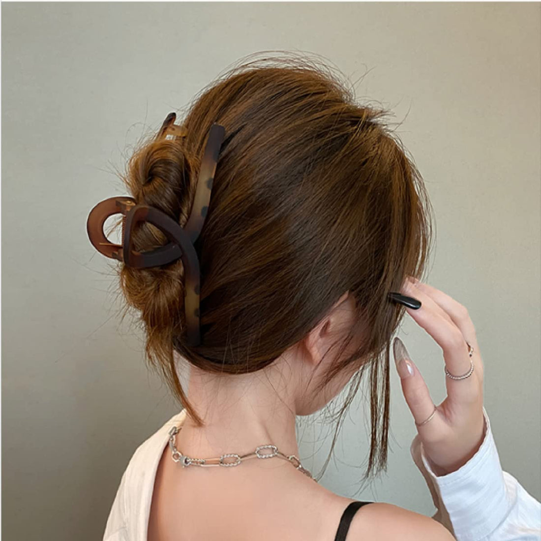 Hair Clip, Large Hair Claw, Large Firm, Office, Hair Clip, Simple, Hair Accessory, Midome Clip, Large Firm, Metal, Can Be Used for Dense Hair, Brown