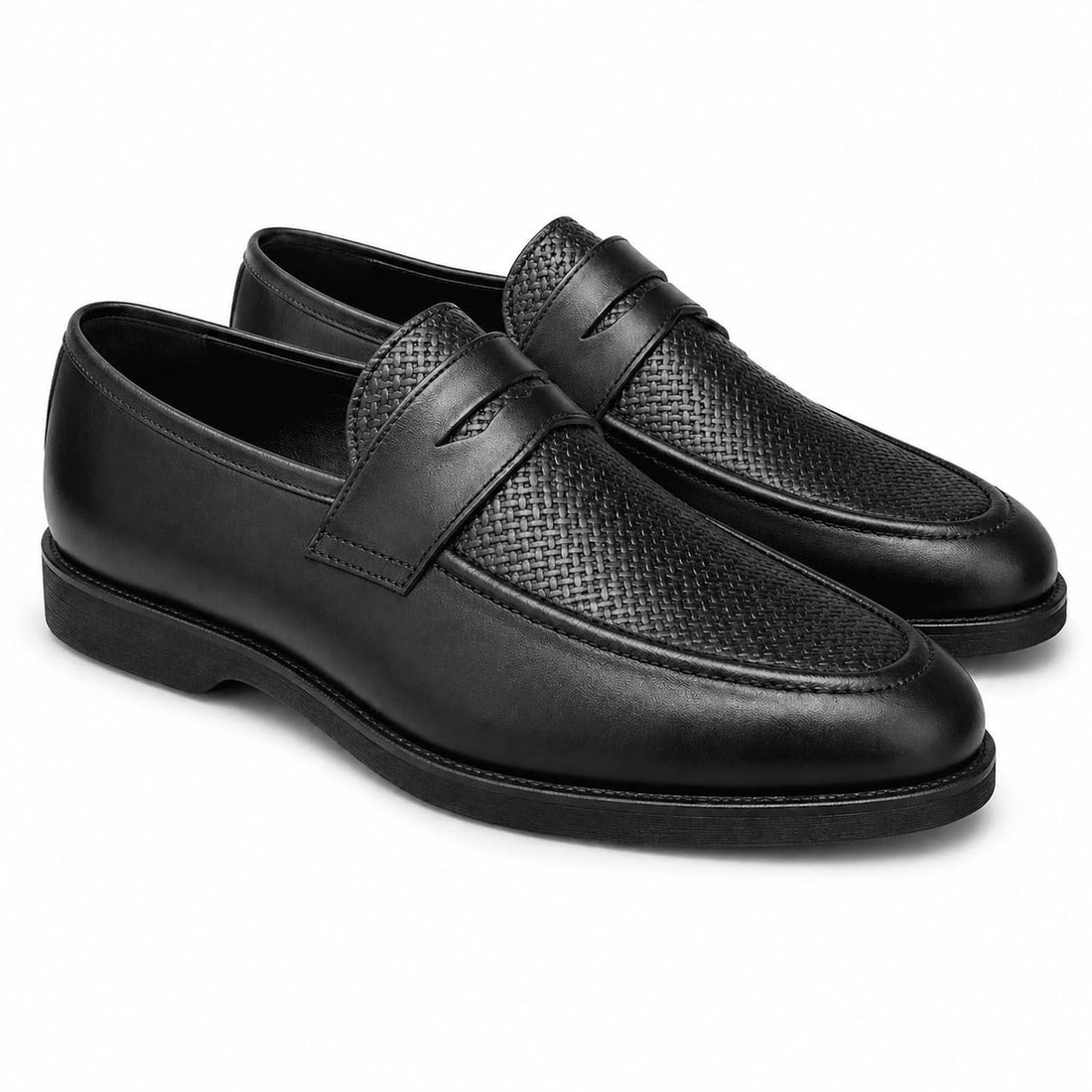Men’s classic loafer shoes made of genuine leather – slip-on design with a distinctive patterned finish, a comfortable insole, and a durable flexible sole. Size -