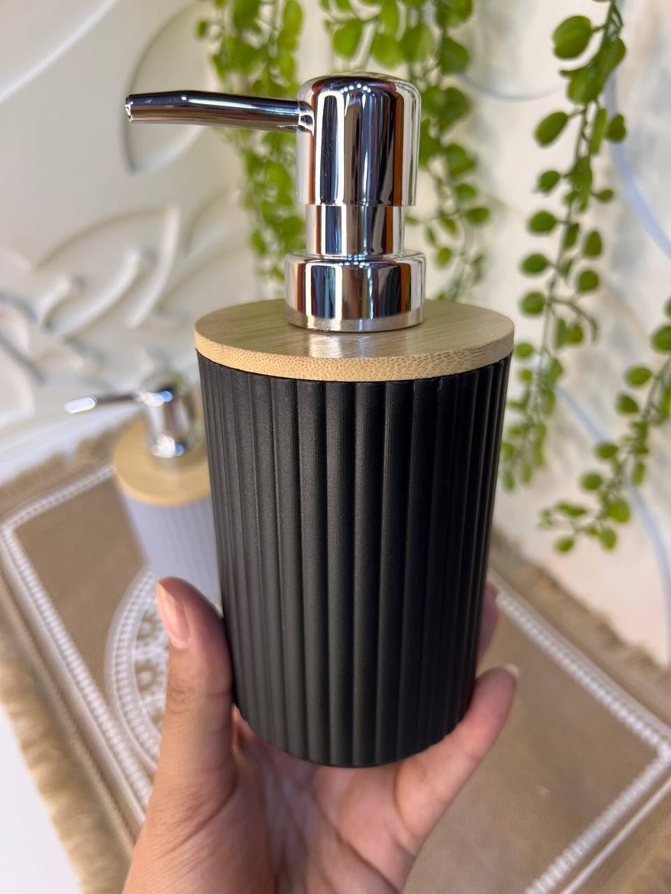 Dollar for Improt Bathroom striped Soap Dispenser with Pumppractical for multi-use multi color