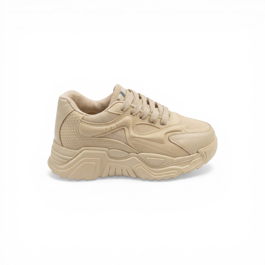 A modern sneaker designed to combine sporty style with a bold L-6