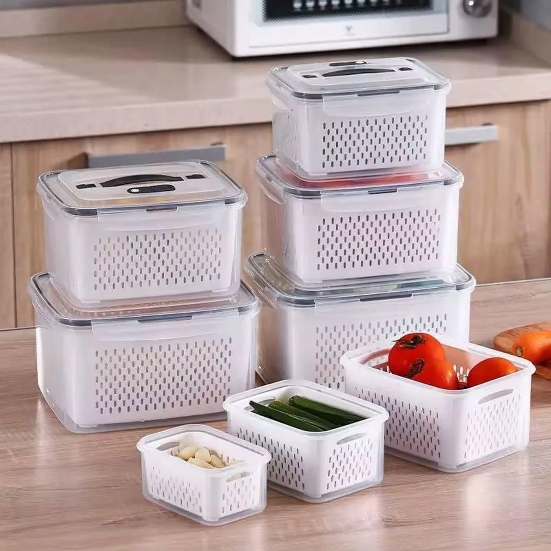 Plastic Refrigerator Food Storage Container Set with Strainers, 5-Piece Multi-Size Airtight Kitchen Organizer Boxes for Produce, 800ml to 6200ml Clear