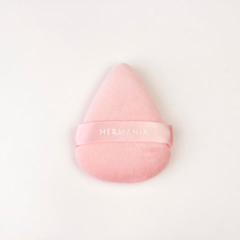 Hermania Velvet Triangle Powder Puff, Latex-free Foam, TriangleShape, 1 Piece, for Powder Application and Concealer Blending (Pink)