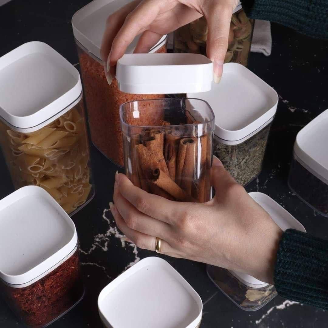 Viola Pulses (9 Pieces) - Modern Acrylic Spice and Storage Set with Plastic Lid for Kitchen Multi Use with Plastic Spoons and Gaps - Generic