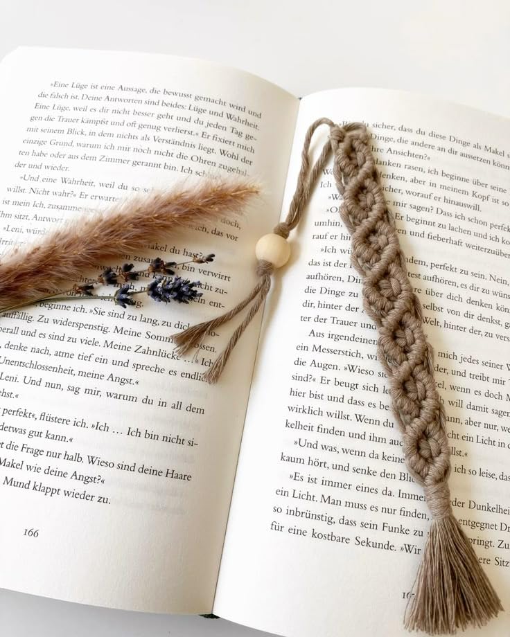 MacrameStore- Macrame Bookmark - فاصل كتب مكرمية