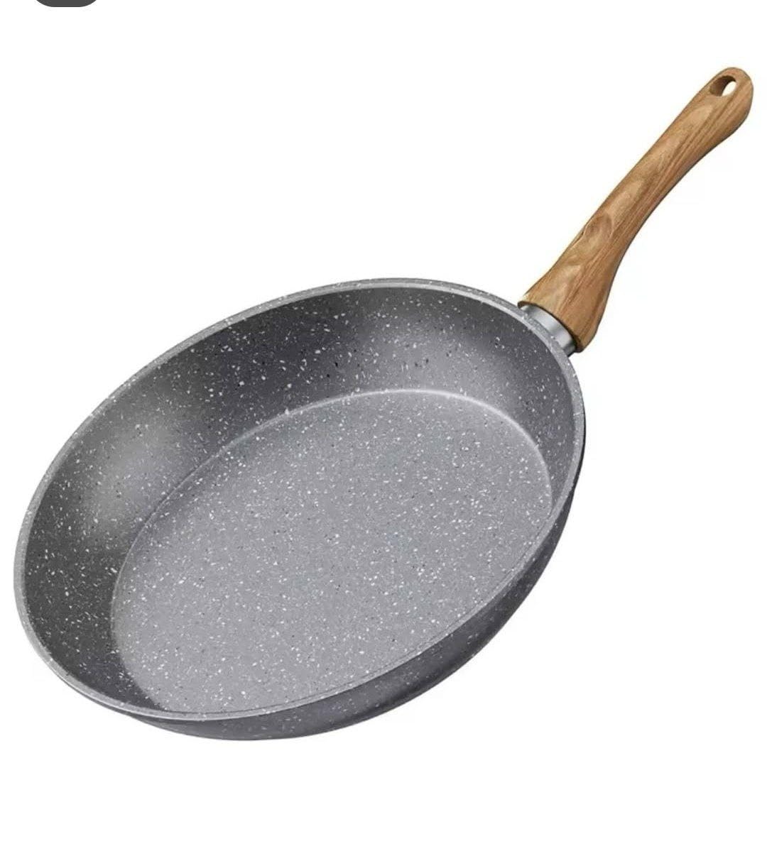 Frying Pan with Wooden Handle, Non-Stick Surface, Grey .g (24cm)