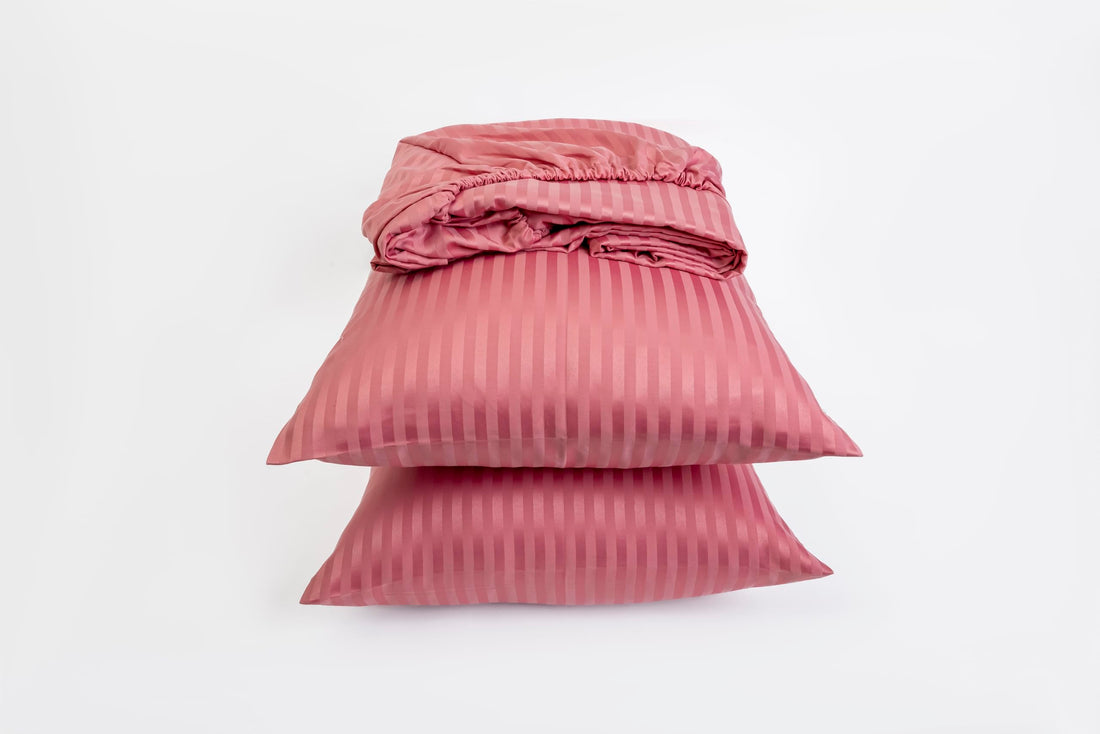 Striped Fitted Sheet Set - Fine Quality Hotels and Home Décor - 1 Fitted Sheet 160cm * 200cm + 2 Pillow Cases 50cm * 70cm - Matresses Up to 30cm - Brushed Cotton - Cashmere