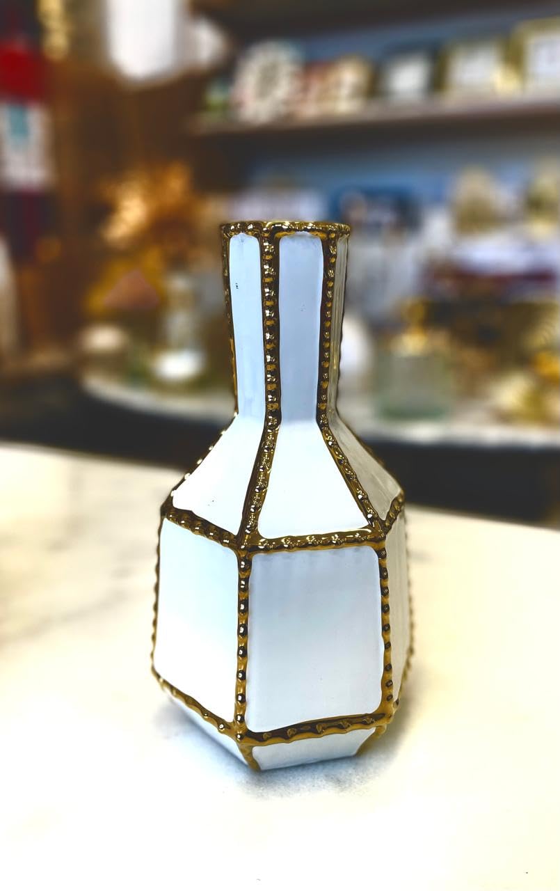 Porcelain Geomatric vase With A Unique Design From FLAMINGO (Long) - White