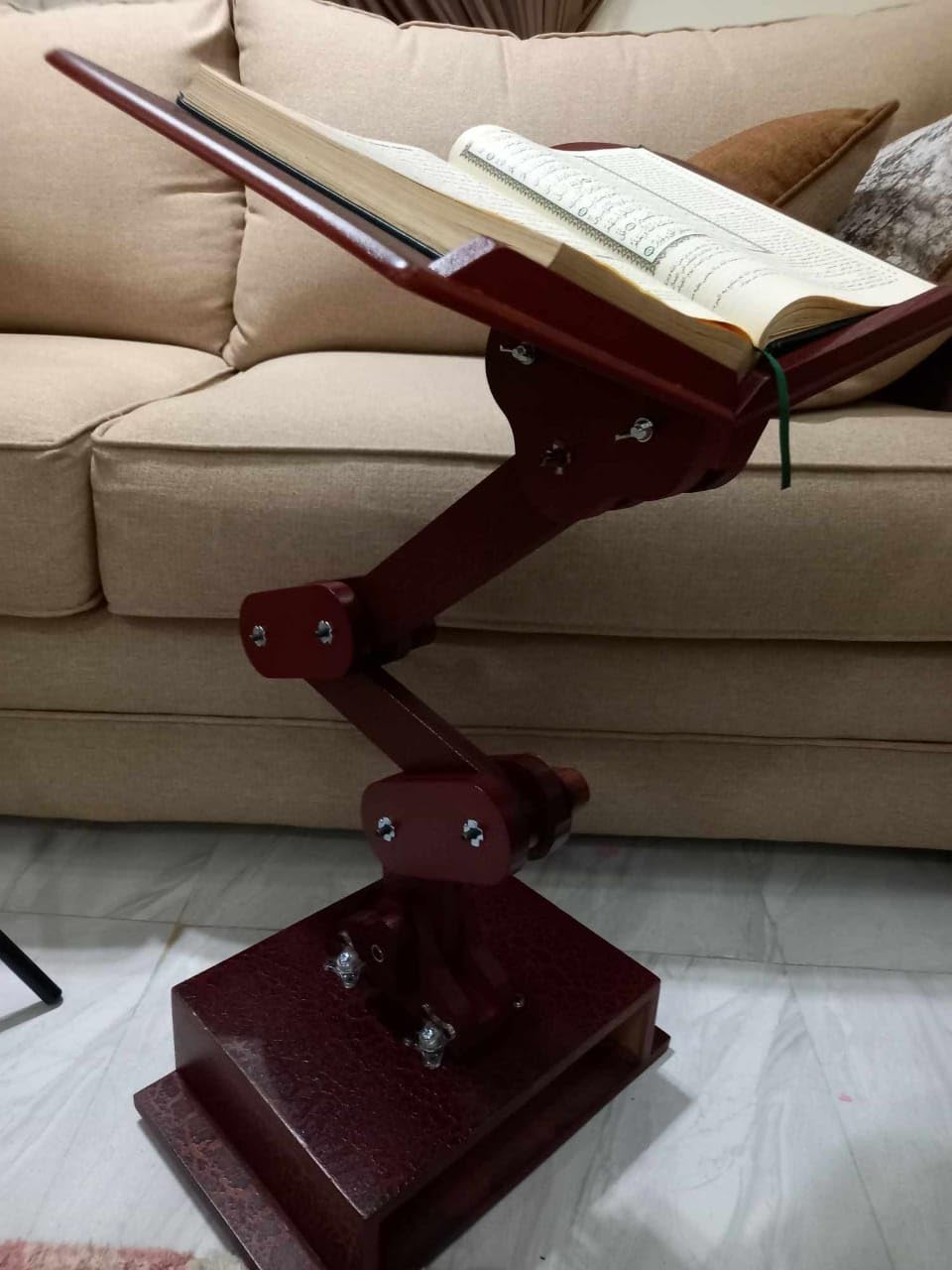 Halls Foremen Medical Quran Holder