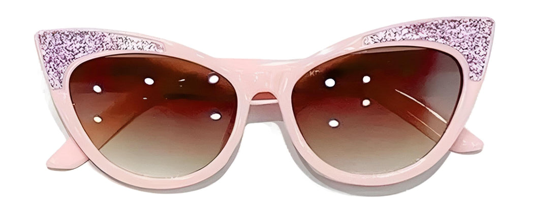 Sunglasses - Fashion glasses forward for girls, offering protection and elegance for the sunny days ahead Fashionable sunglasses for women and girls with a distinctive and stylish design