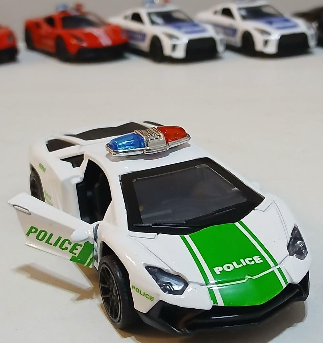 Metal Police Car Toy White 12 CM 2 Doors Open Non-Riding Toy Vehicle