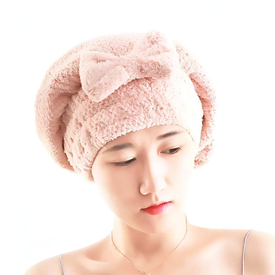 Silk Hair Care Towel - Transform Your Hair with Our Easy to Use at Home Therapeutic Oil, Specially Designed for Women Who Want to Restore Shine and Health to Dry and Damaged Hair.