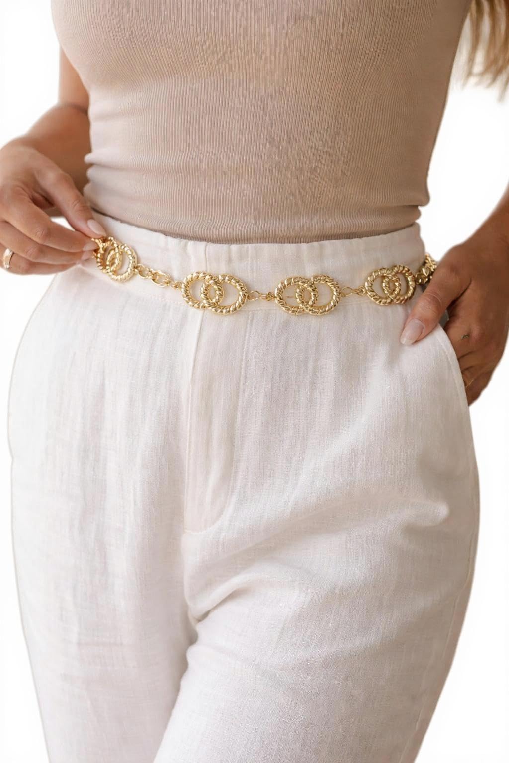 Adjustable Metallic Belt - Sculpted vintage-style chain belt with delicate engravings, ideal for accentuating curves on dresses and body chains with grace.