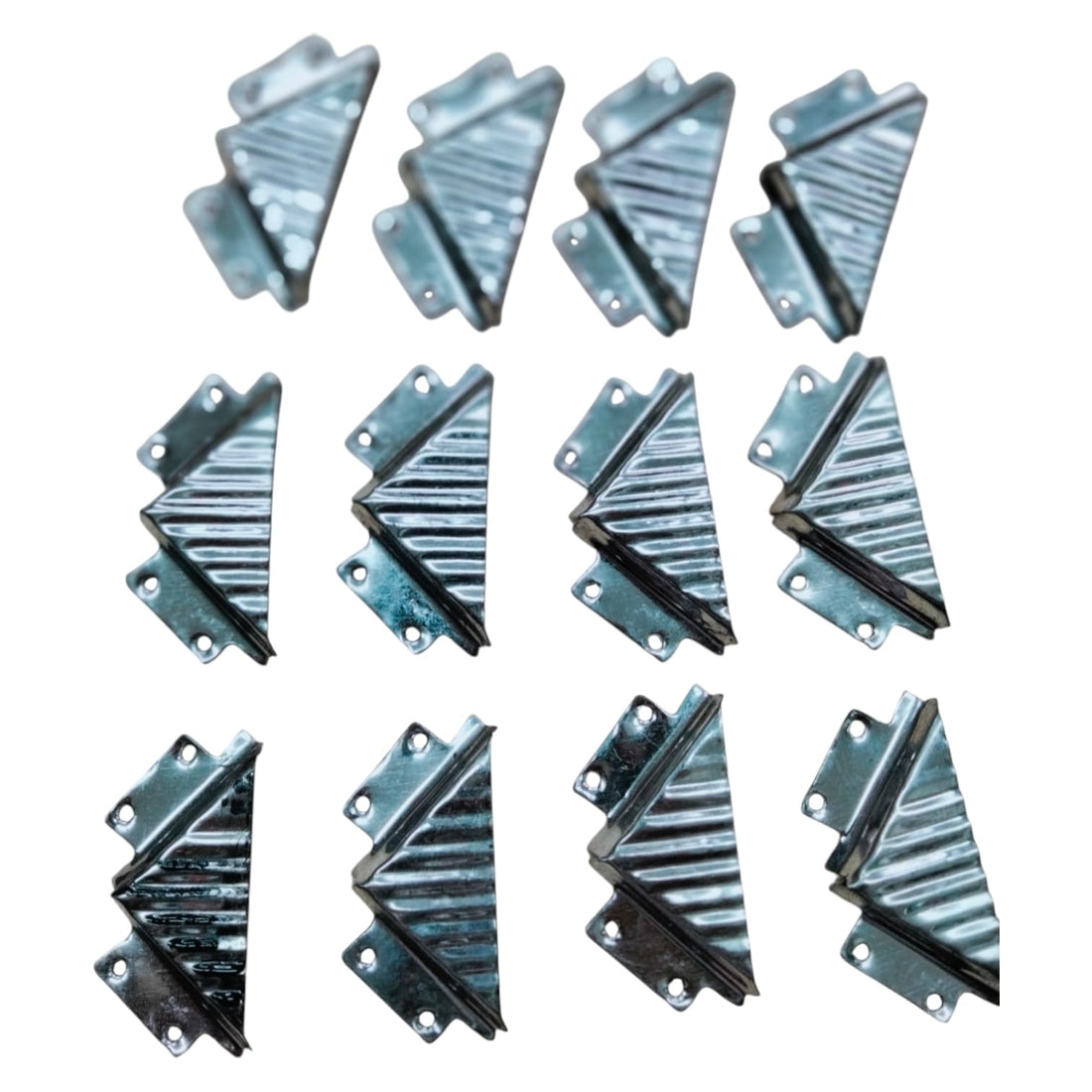 Metal Corner Corner for Protecting Glass and Wood Shelves, Striped Design, Chrome, Multi-Piece Set