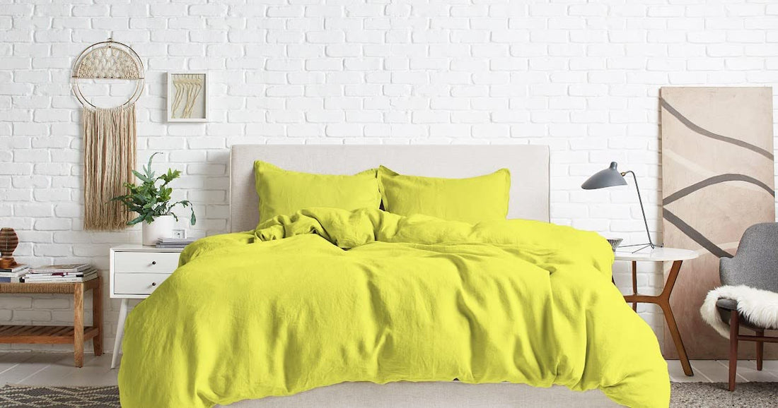 Tigers Trade Lines 3 Piece Solid Pattern Hotel Home Tourist Villages Duvet Set (Home Room 230 * 240cm, Canaria)