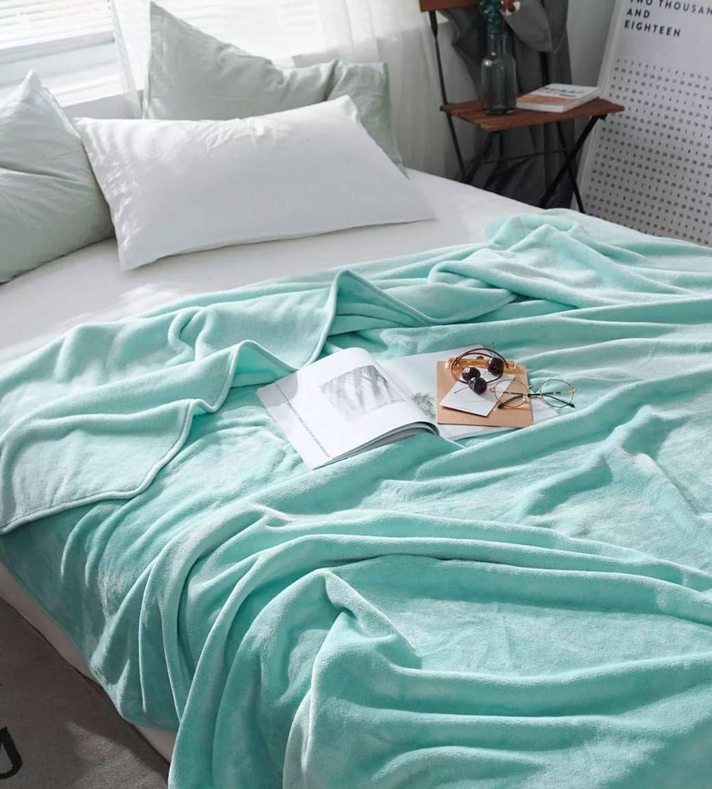 Generic Luxurious Fleece Blanket,(genzary), Super Soft Thermal Throw for Bed, 210 x 220 cm, Large Size Home Bedding .flo