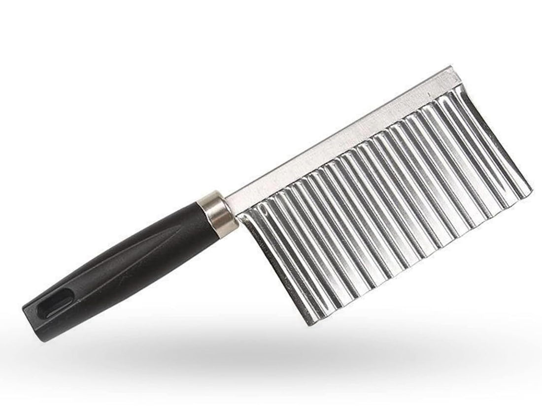 Downtown Stainless Steel Crinkle Cutter, Wavy Blade Vegetable Slicer with Comfort Grip Handle for Fries and Salads, Decorative Food Slicing Tool for Potatoes, Carrots and Cucumbers
