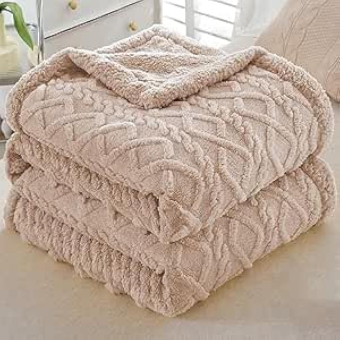 Sherpa Fleece Throw Blanket, Soft Warm Coral Jacquard Blanket for Bed and Sofa