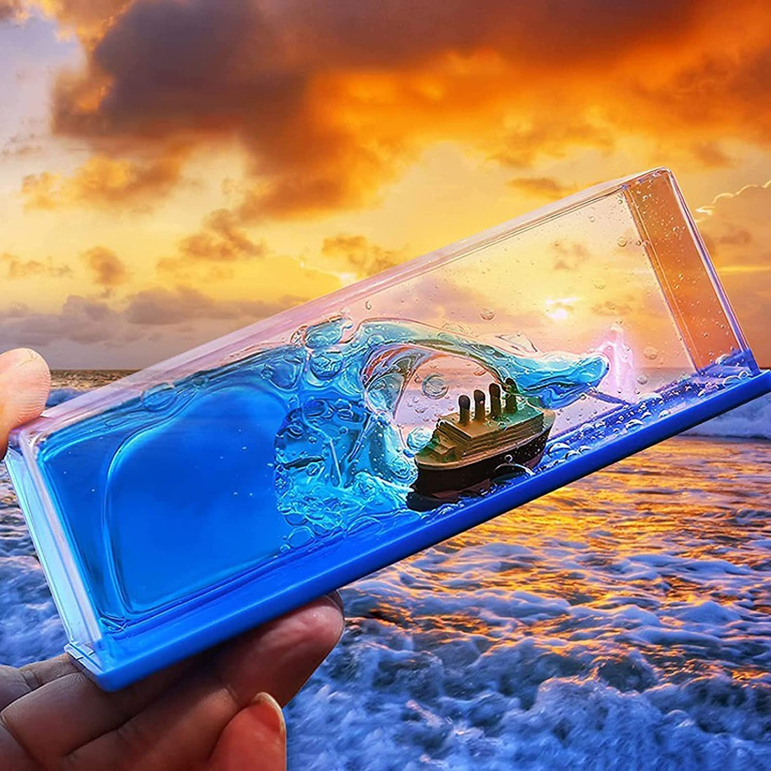 Cruise Ship Fluid Drift Bottle, Unsinkable Boat Cruise Ship Toy in Box Liquid Wave Cruise Fluid Ship Decoration, Cruise Ship Milk & Cookies Scratch (Multi)