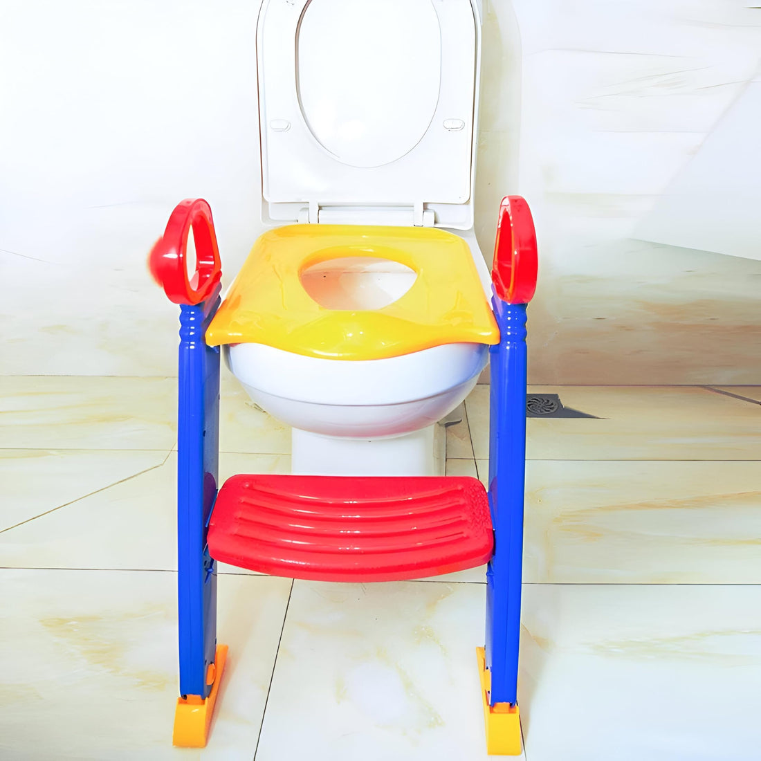 Easy Clean Potty - smooth surface Featuring a for quick cleaning, this potty seat is ideal for busy parents, ensuring hygiene and comfort for your child.