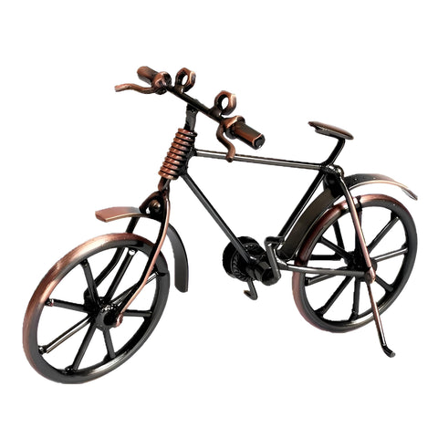 Decorations of an antique metal bike for desktop, miniature iron bike statues for home decor - A unique rustic metal bike model for decorative purposes, ideal for any space (option 2)