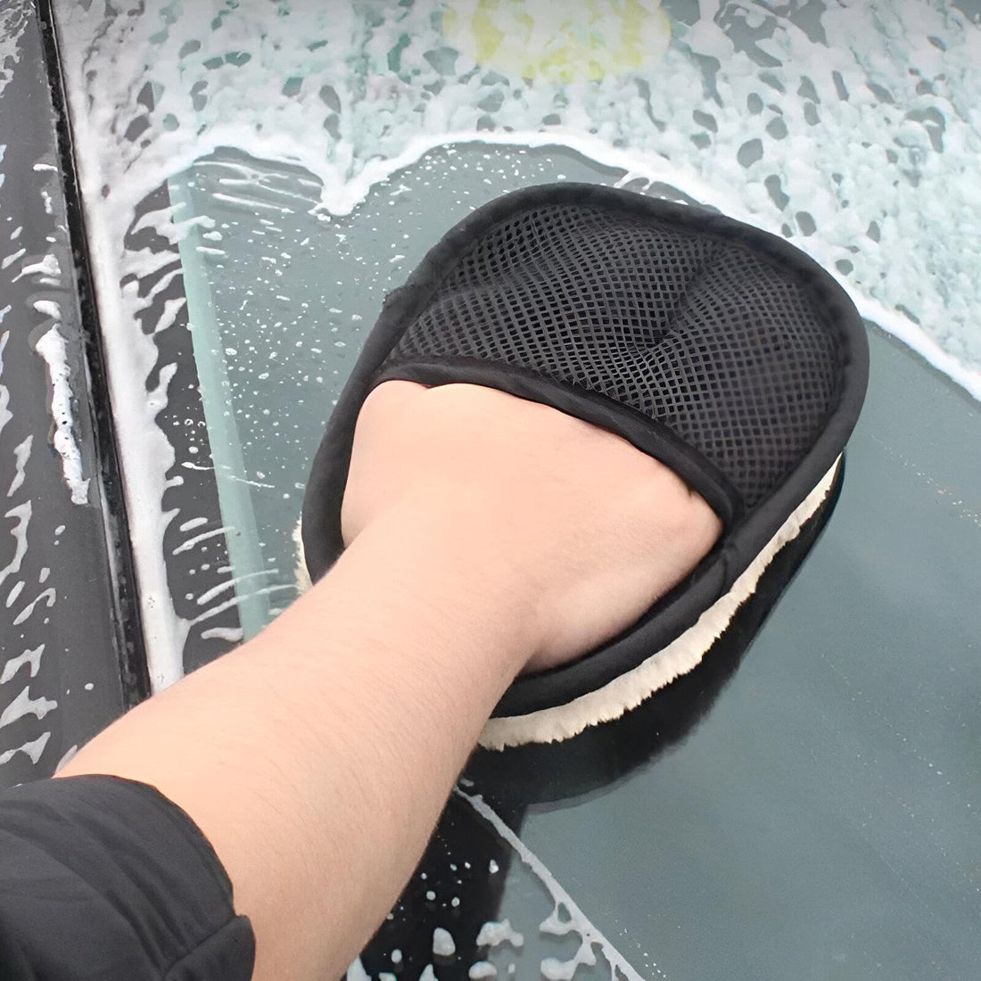 Cleaning Gloves - Car Wash - Upgrade Your Car Cleaning Routine with Our Super Soft and Extra Large Microfiber Gloves that Provide Exceptional Wash Without Damaging Your Car's Surface.(1 Pack)