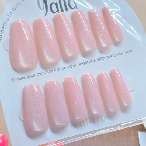 Cat Eye effect Press-On Nails Set – 12 Luxurious and Dazzling Shades with Salon Gel Finish - Square Shape (Pink)