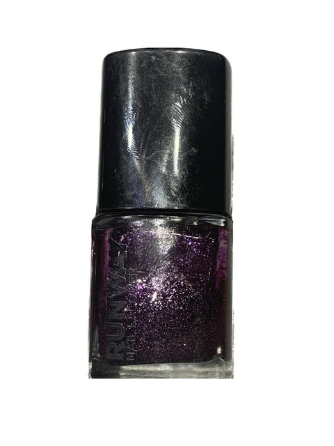 Runway Nail Lacquer 14 ml, 70110 Dressed to The Nines