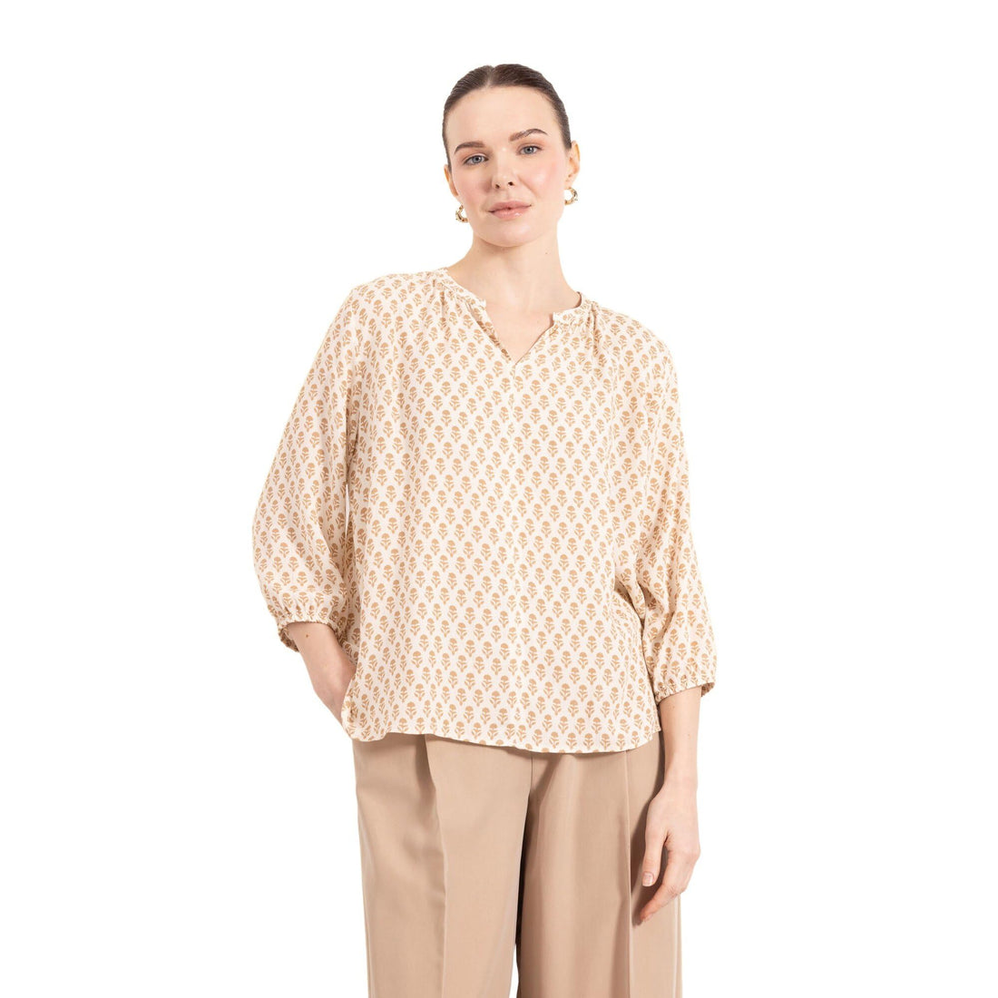 DeFacto Womens Regular Fit C Neck Long Sleeve Traditional Woven Top Long Sleeve Blouse E1626AX Long Sleeve Blouse