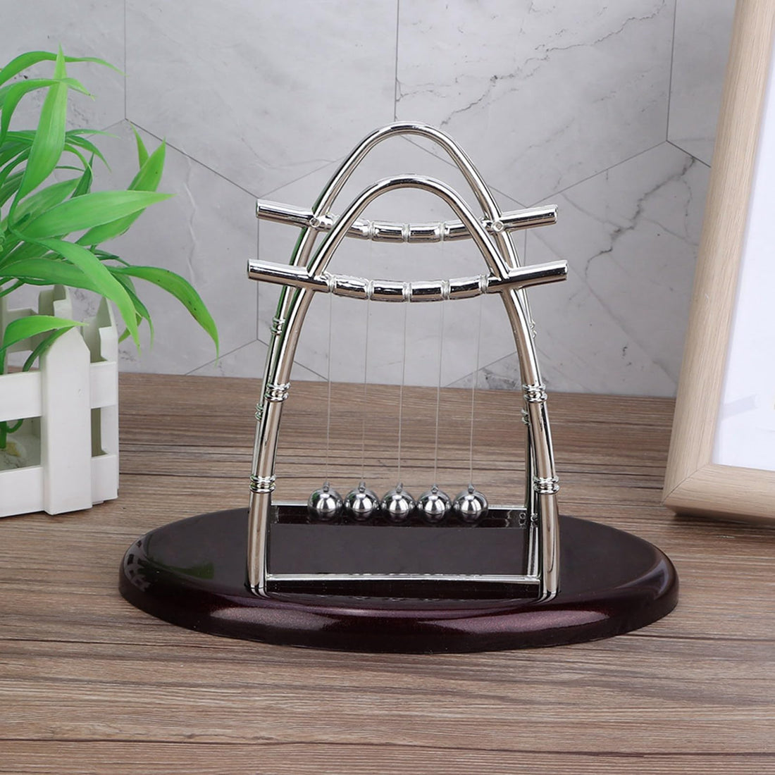 Classic Newton Cradle Balance Balls 5 Pendulum Bal Ulum Steel Ball for Office and School Education Newton Swinging Bearing Balls (S)