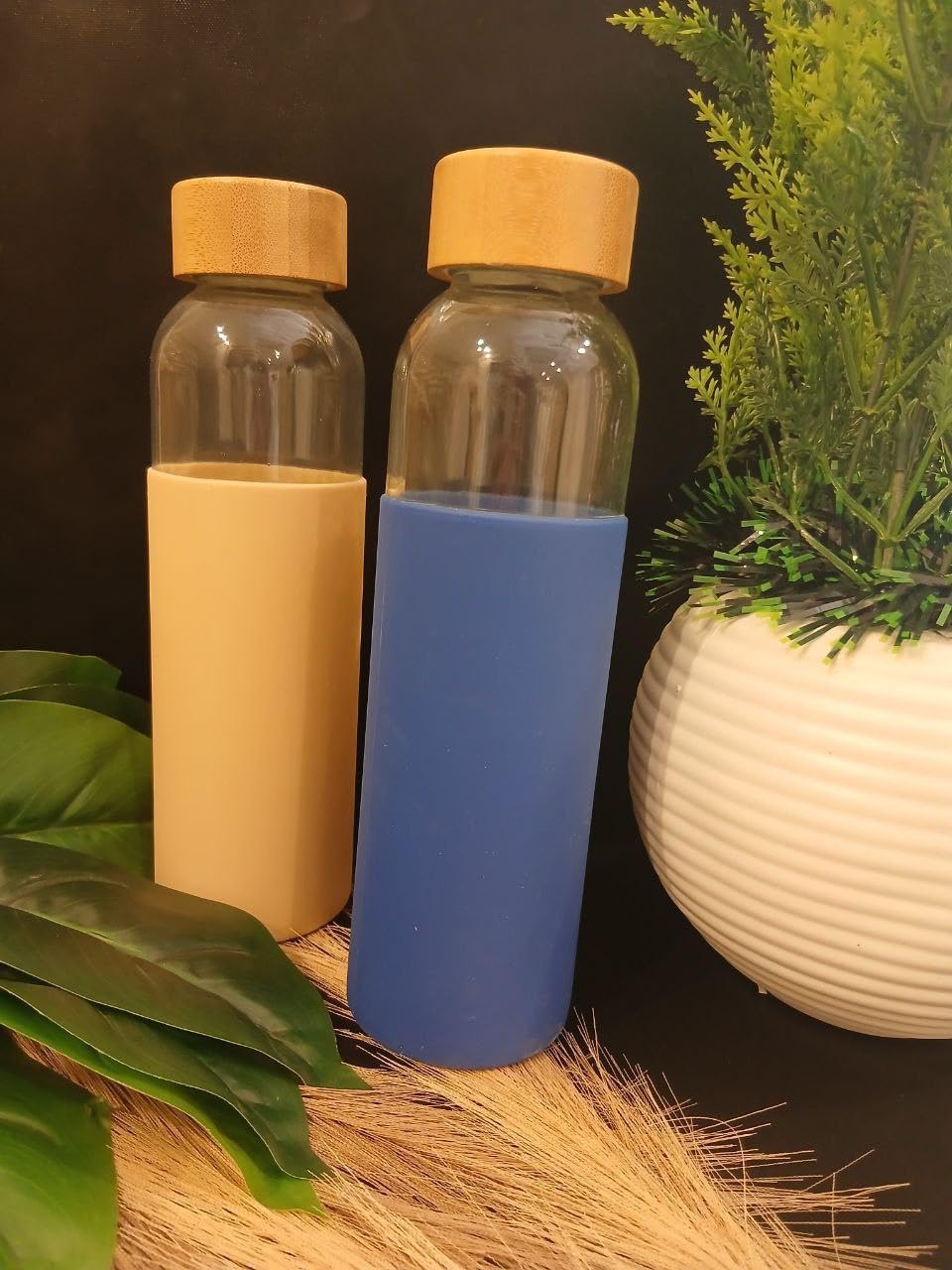 "Silicone Water Bottle with Wooden Lid - Keep Water Purity in Style and Function" - Generic