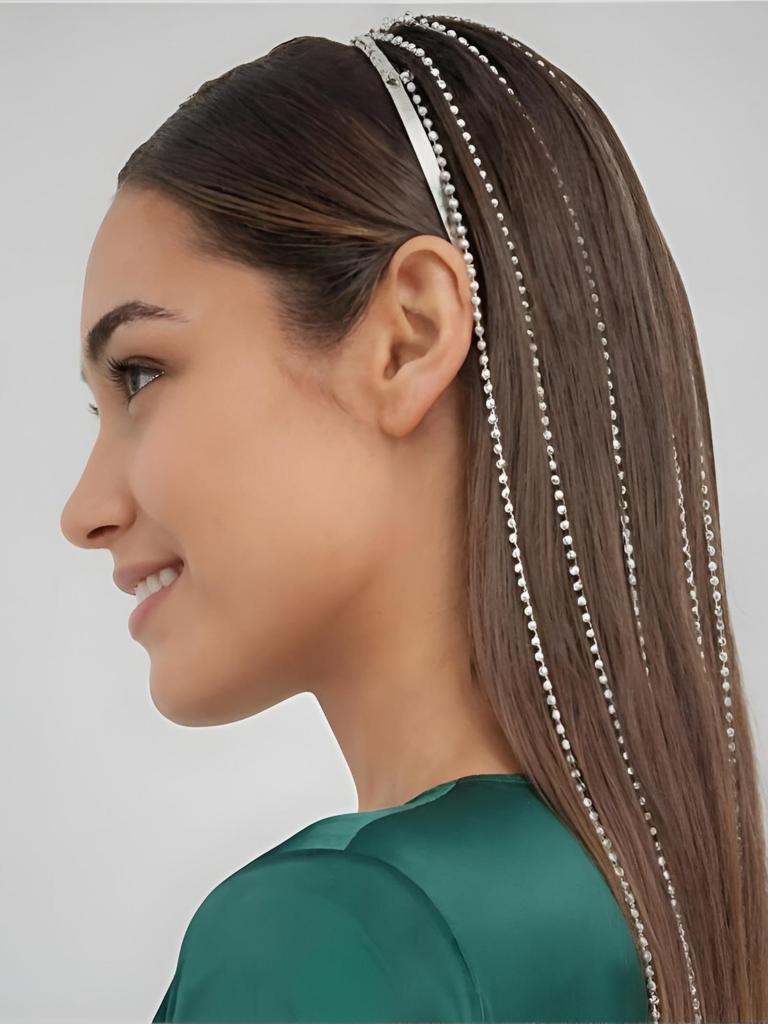 Hair jewelry-a wonderful piece of hair jewelry that combines long swinging tassels and bright rhinestones, necessary for brides looking for elegant wedding tiaras. (5PCS)