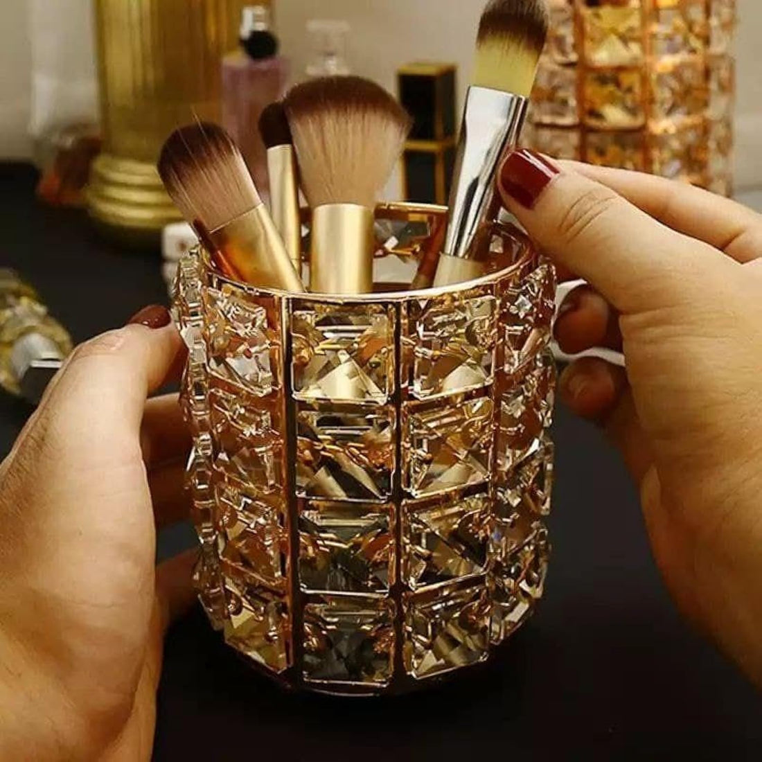 Elegant Crystal Makeup Brush Holder with Cosmetic Storage, Stylish Vanity Table Organizer, Desktop Makeup Tray with Gilded Pen Holder for Chickets