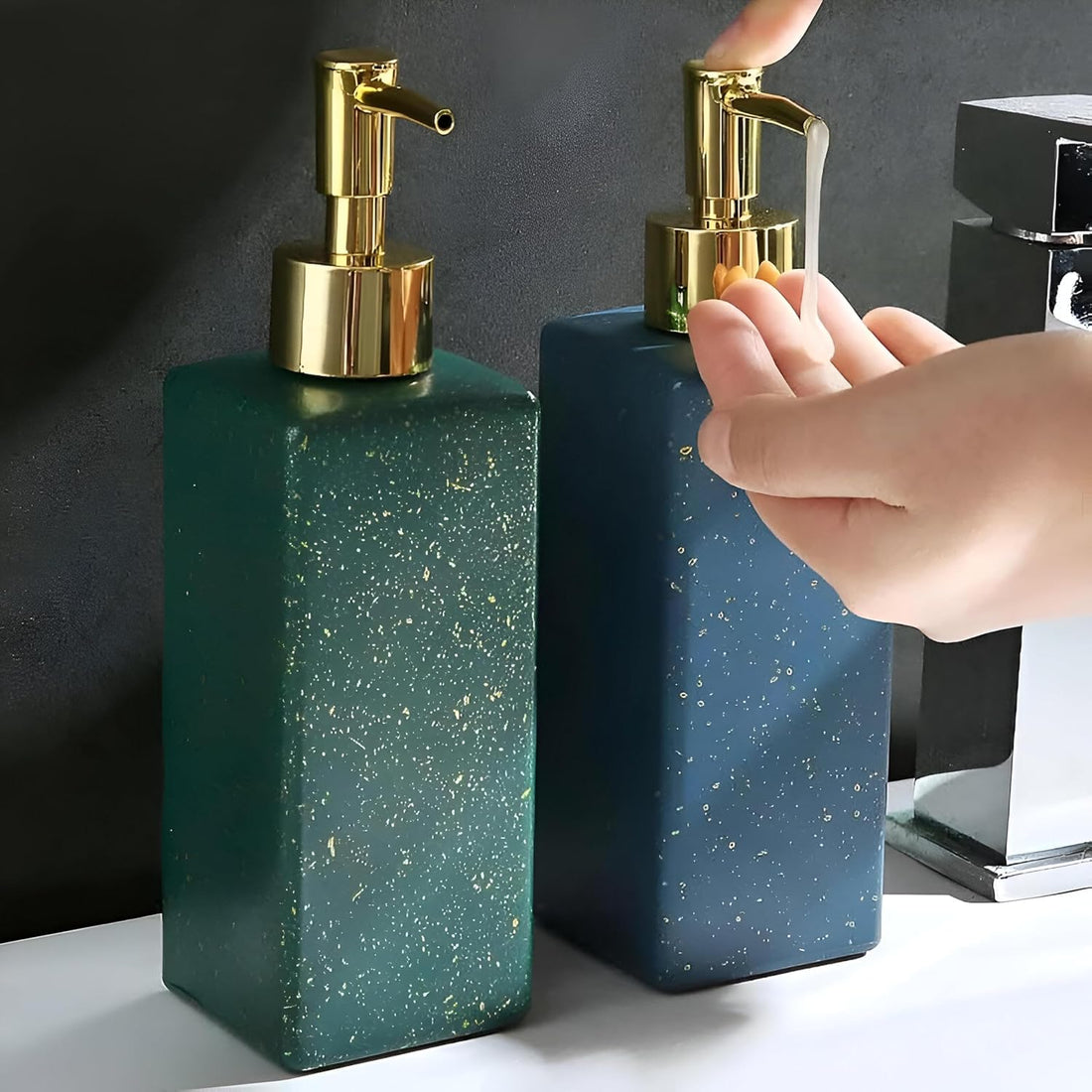 Porcelain Shampoo Bottle - Stylish and Functional Bathroom Accessory, Ideal for Storing Shampoo, Conditioner, and Hand Sanitizer, Adds a Touch of Class to Your Space (2Pieces)