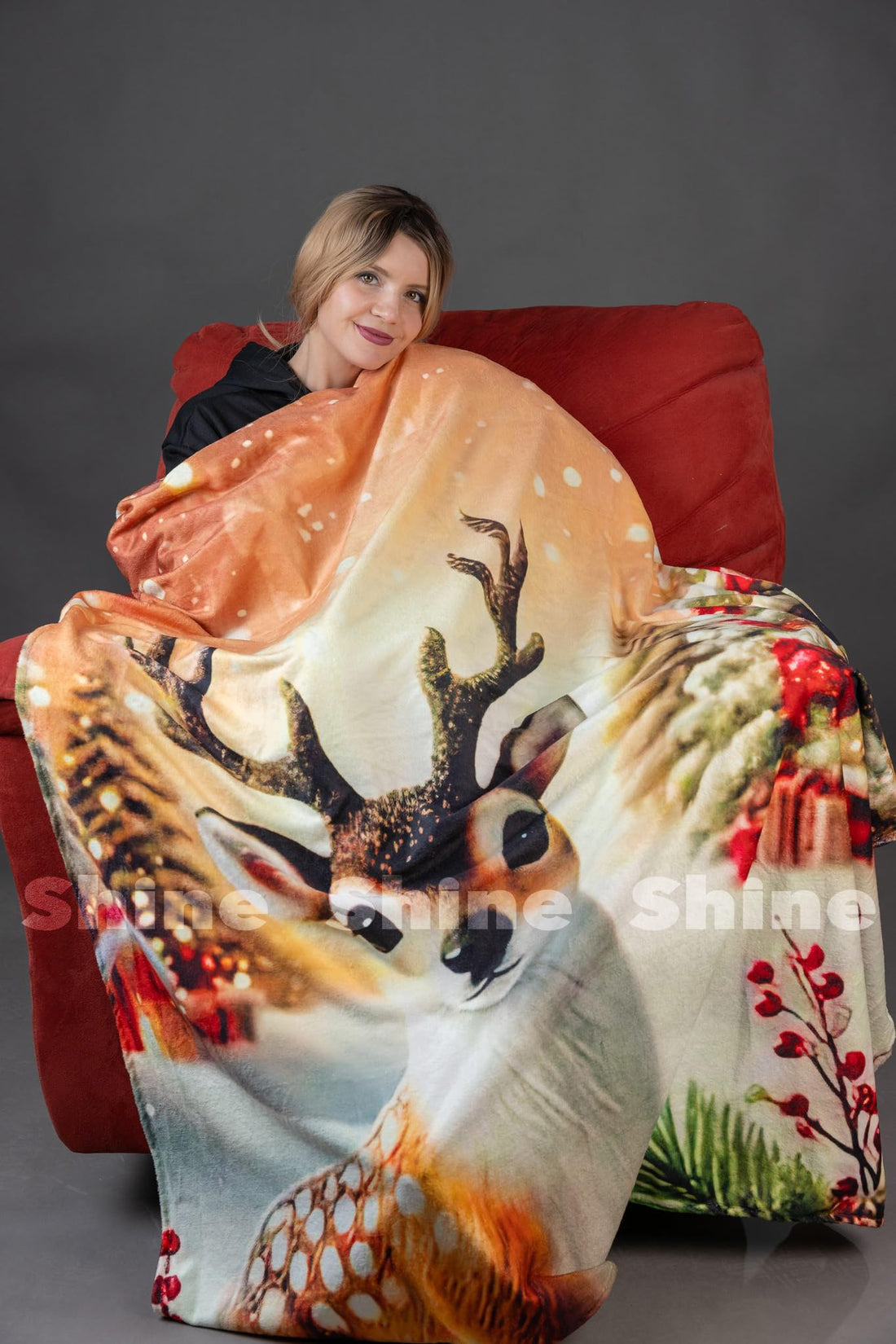 Festive Christmas Reindeer Fleece Blanket - Cozy Winter-Themed Throw with Adorable Reindeer & Snowy Landscape, Perfect Holiday Decor for Home, Bed & Couch - size120x160 cm.
