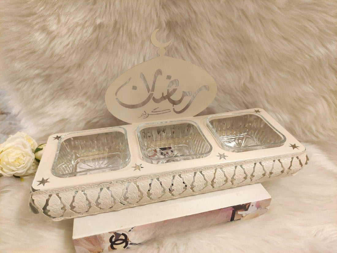 Sleek Transparent Set -Metal frame with three glass bowls, suited for nuts, chocolates, pastries; rust‑free, dishwasher safe, effortless cleaning, offers sleek aesthetic for kitchen counter or buffet.