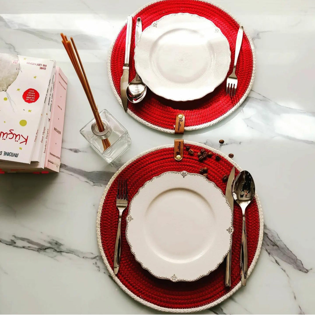 Woven It- Christmas Placemat, 35 cm, Red and White, Indoor/Outdoor Use can be used in Kitchen, living room, dining room, indoor & outdoor.