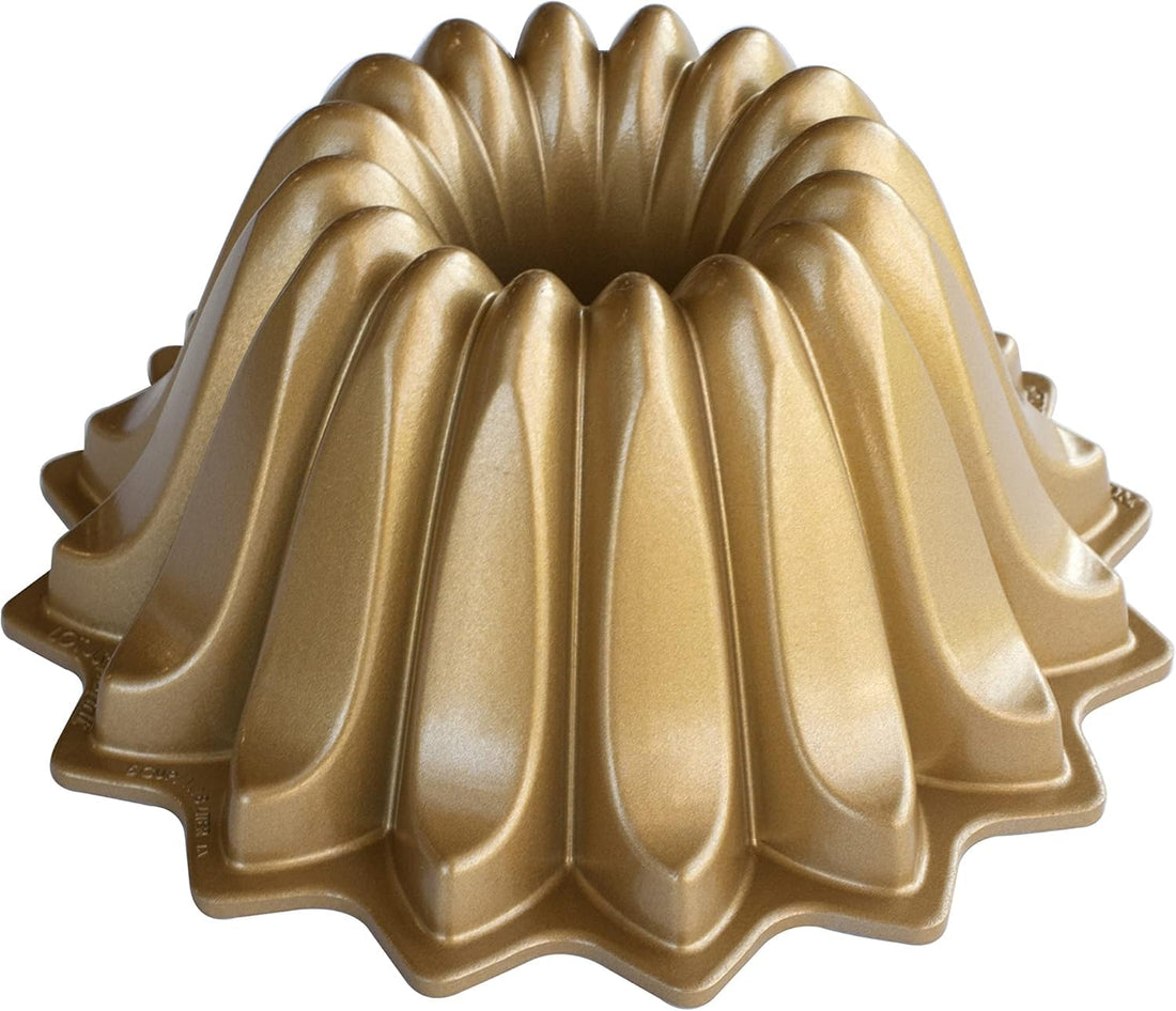 Pappilla Baking Mold, Lotus Shape, Gold Aluminum, 25 x 25 x 12 cm