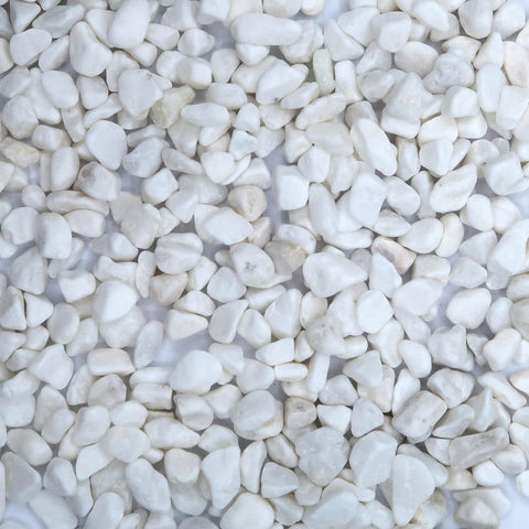 0.9LB White Polished Gravel Stones for Fish Tank Fillers, 6-9mm Natural Irregular Shaped Stones Assorted Crushed Stone Pieces for Vases Fillers Plants Home Stepping Stone Decor