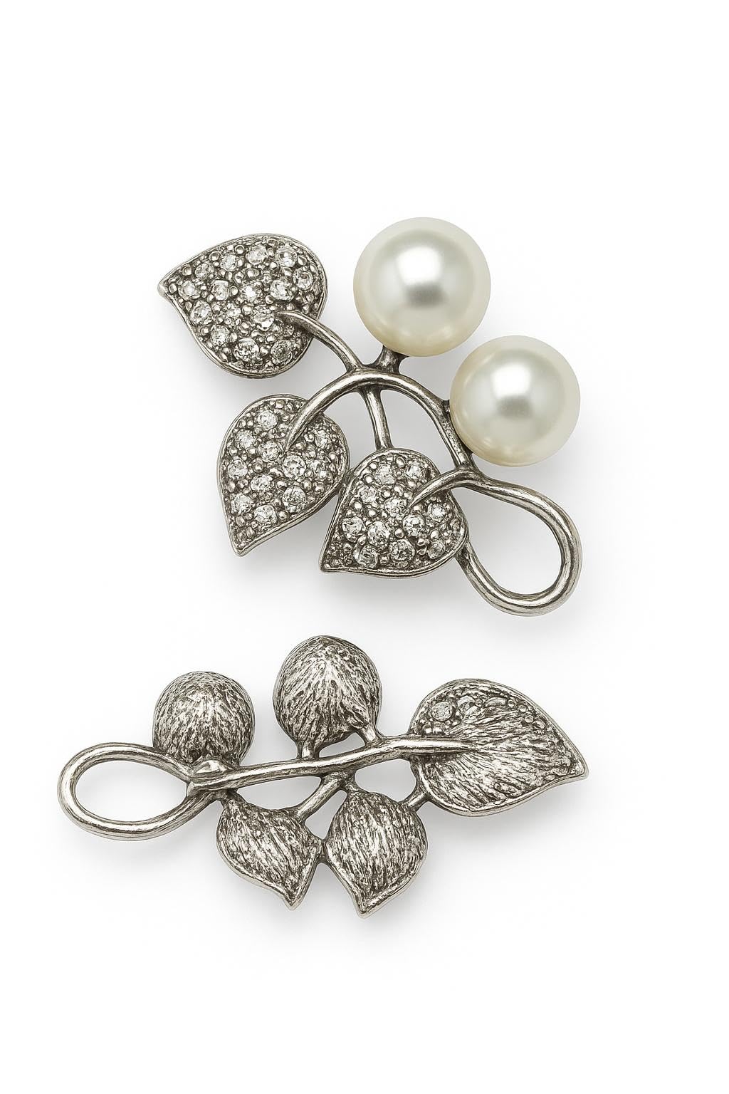 Elegant Bloom - Six‑petal Flower Brooch featuring a lustrous pearl center, sparkling rhinestones, and a polished silver finish; perfect women's accessory for weddings, galas,