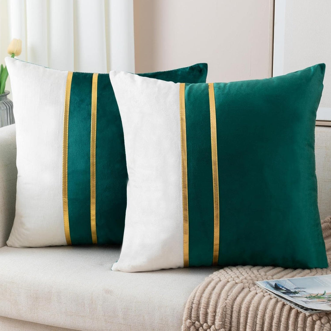 Modern Throw Pillow Covers - Set of 2 Elegant Velvet Throw Pillow Covers Perfect for Living Room Sofa Bed Chairs, Adds a Touch of Elegance to Your Home Decor (Green, 45x45cm)