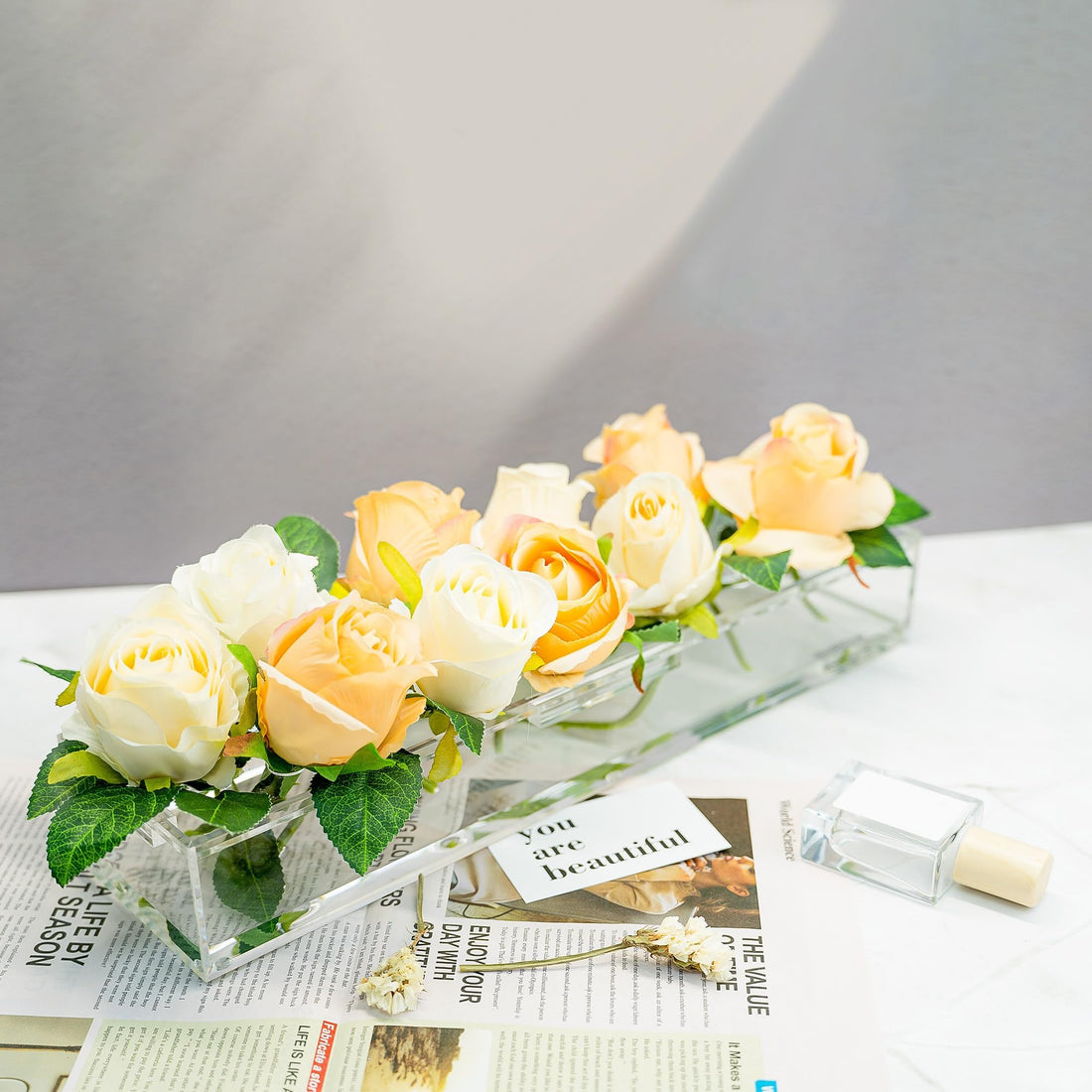 BEST MEDIA Long Rectangular Flower Vase, Clear Acrylic 40cm Centerpiece for Dining Table, Home Decoration, or Wedding Floral Arrangements, Modern Tabletop Vase for Living Room and Events, Clear